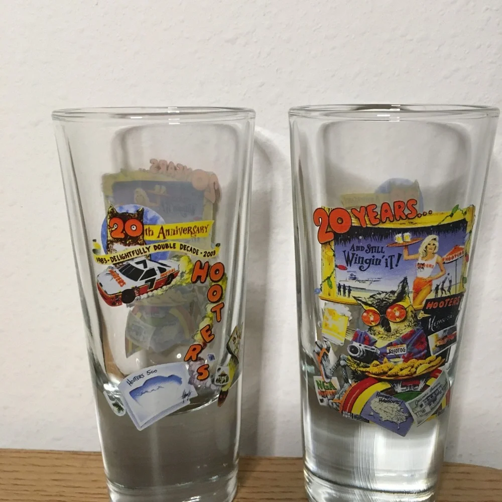 New Bundle Of 2 Hooters Rare Vintage 20th Anniversary Tall Heavy Shot Glasses